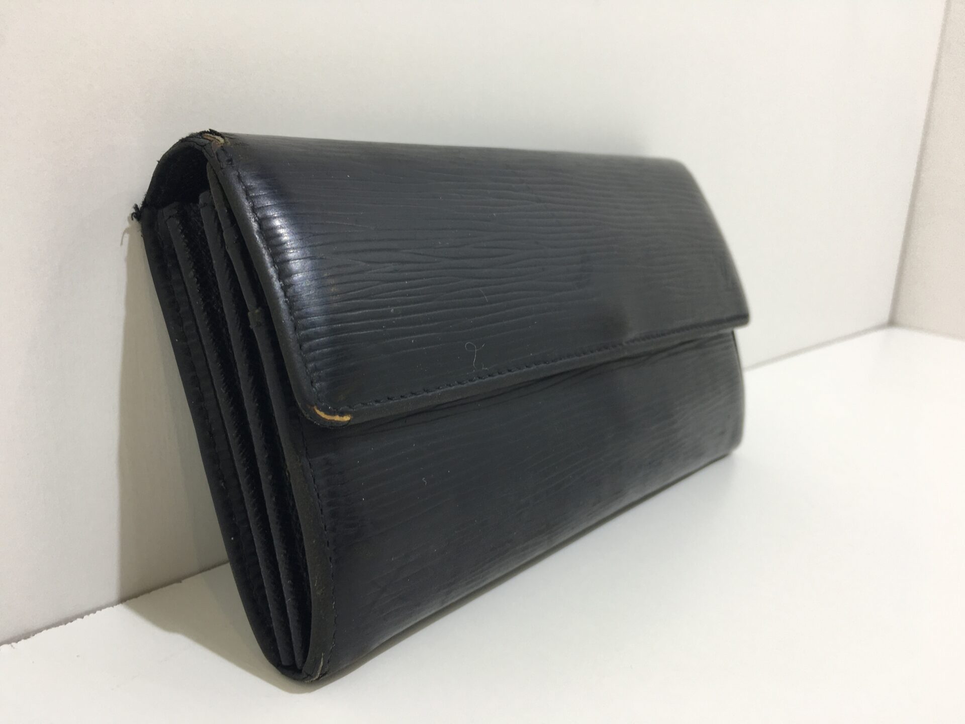 LOUIS VUITTON ルイヴィトン 長財布 エピ カルトクレディ M63534/L00962【CIATD008】